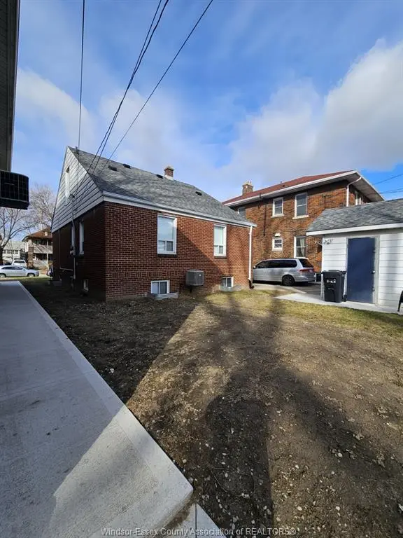 336 PARTINGTON Avenue, Windsor, ON N9B 2N5