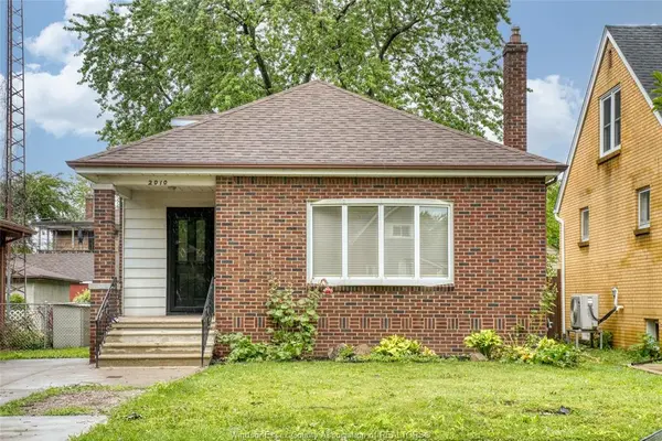 2010 OLIVE, Windsor, ON N8T 1R7