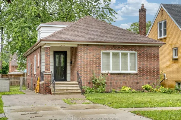 2010 OLIVE, Windsor, ON N8T 1R7