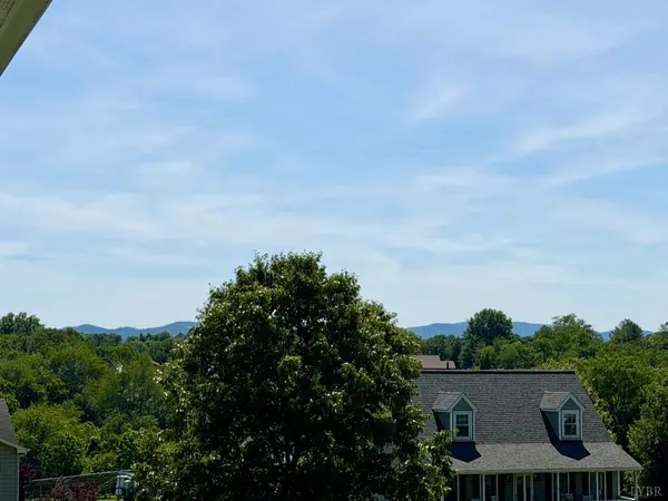 209 Hunt Club DR, Madison Heights, VA 24572