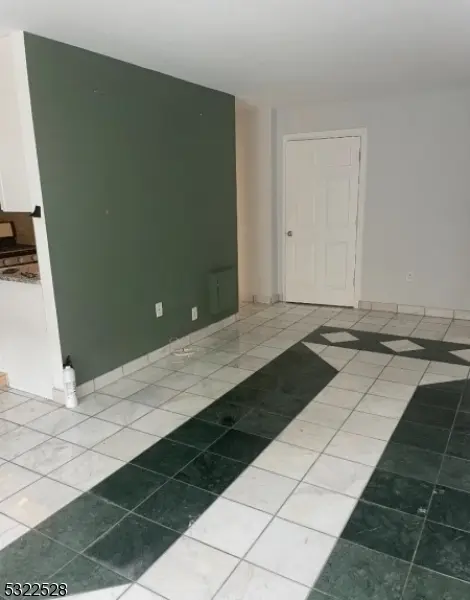 712 North Broad St Apt 2E #2E, Elizabeth City, NJ 07208