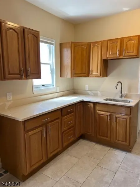 429 W Broad St #1, Westfield Town, NJ 07090