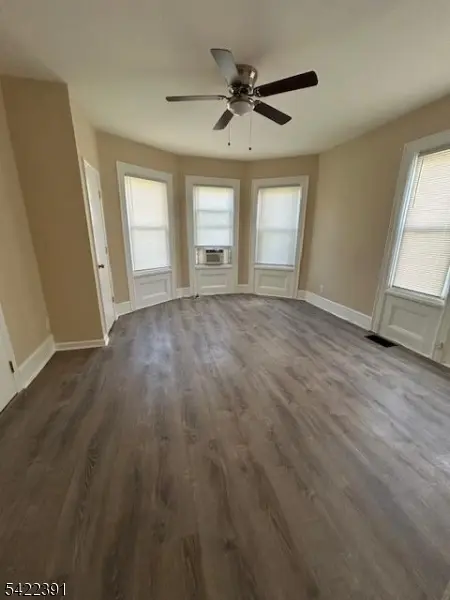 429 W Broad St #1, Westfield Town, NJ 07090