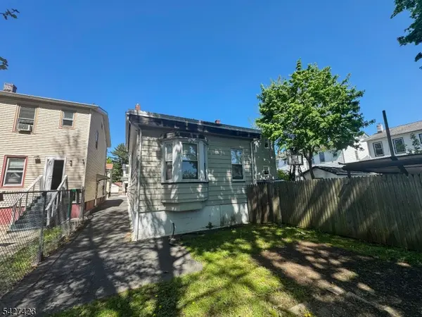 11 Lentz Pl, Irvington Twp., NJ 07111
