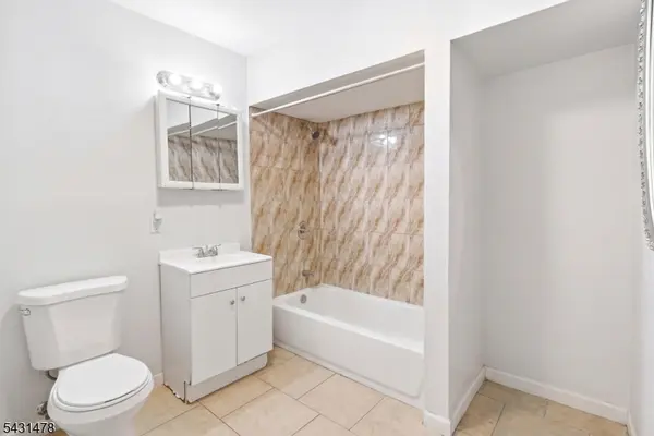 161 Seaview Ave, Jersey City, NJ 07305