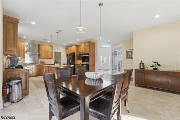 3 Cole Ct, Raritan Twp., NJ 08822