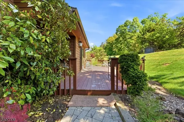 37 Giggleswick Way, Edison Twp., NJ 08820