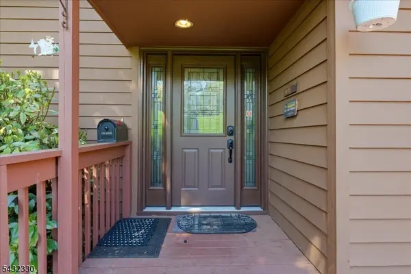 37 Giggleswick Way, Edison Twp., NJ 08820