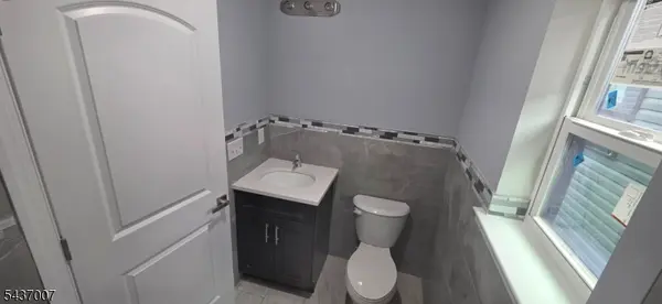 337 Court St, Elizabeth City, NJ 07206