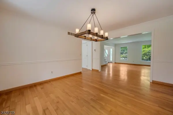 8 Glen Eagles Rd, Washington Twp., NJ 07882