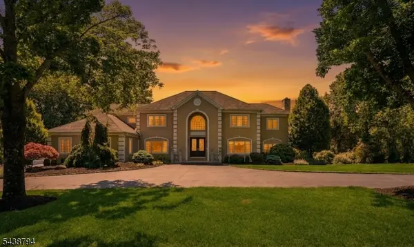30 Dogwood Dr, Readington Twp., NJ 08889