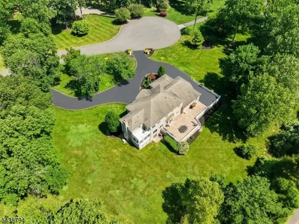 30 Dogwood Dr, Readington Twp., NJ 08889