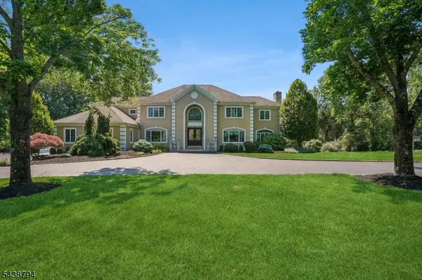 30 Dogwood Dr, Readington Twp., NJ 08889