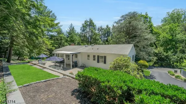 350 Greenbrier Ct, Mountainside Boro, NJ 07092