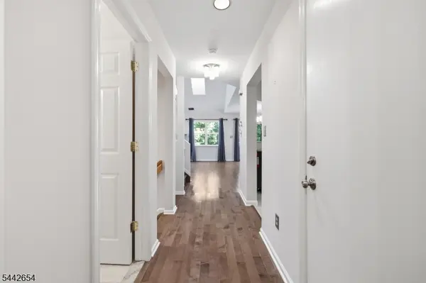 32 Birch Ter, Mount Arlington Boro, NJ 07856