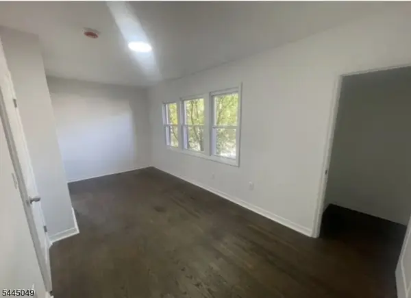 298 Farrant Ter #1, Teaneck Twp., NJ 07666