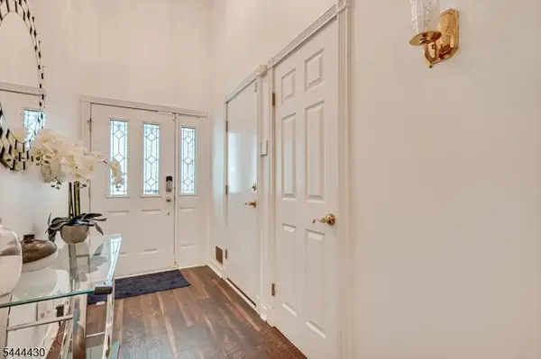 162 Coppertree Ct, Edison Twp., NJ 08820