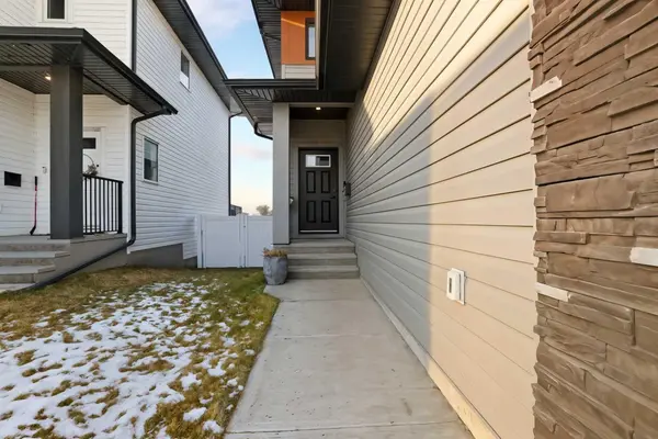 30 Palmer CIR, Blackfalds, AB T4M 0N7