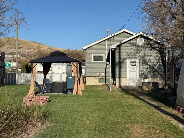 97 Villa ST, Drumheller, AB T0J 0Y1