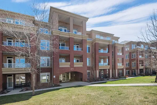 14 Hemlock CRES SW #7204, Calgary, AB T3C 2Z1