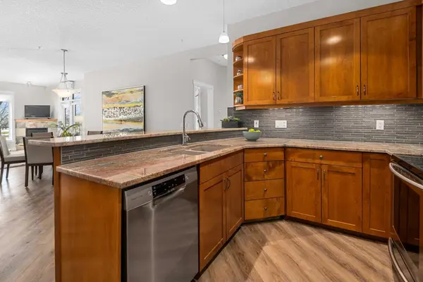 14 Hemlock CRES SW #7204, Calgary, AB T3C 2Z1