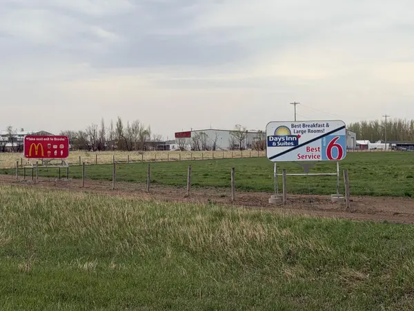 near Trans Canada Hwy 1 Acres, Rural Newell County Of, AB T1R 1C3