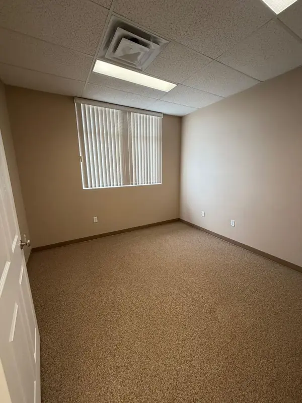 5803 63 AVE #1B, Lloydminster, AB T9V 3T7