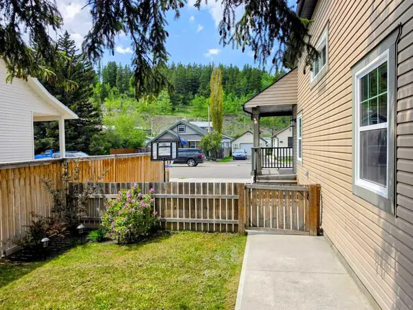 1217 83 ST, Coleman, AB T0K 0M0
