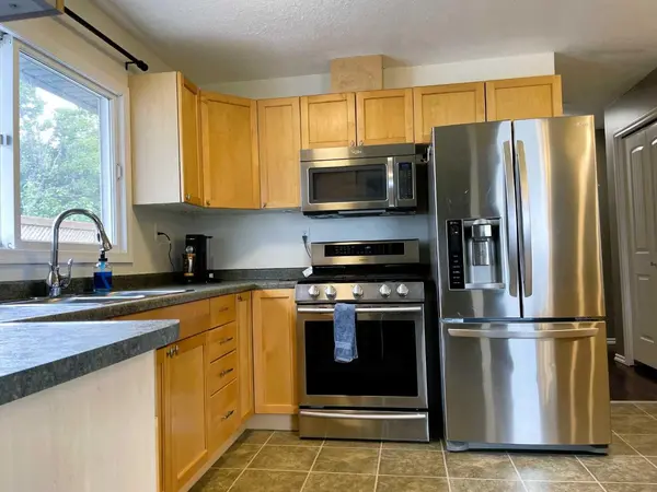 4330 49 AVE, Grimshaw, AB T0H 1W0
