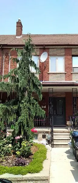 48 Ulster ST #Main, Toronto C01, ON M5S 1E3