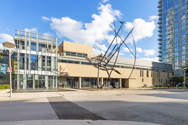 3 Navy Wharf CT #2205, Toronto C01, ON M5V 3V1