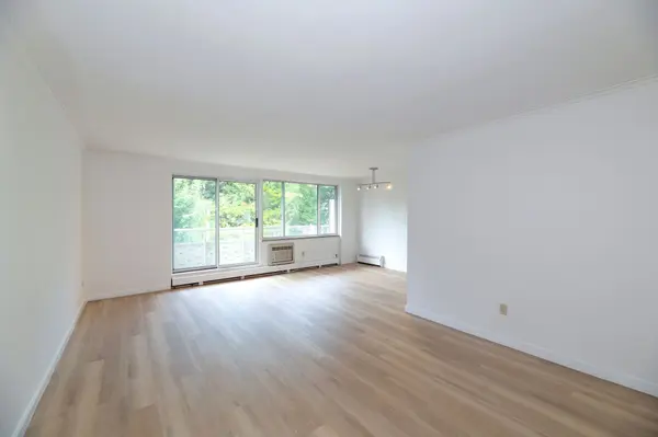 1 A Dale AVE #404, Toronto C09, ON M4W 1R2