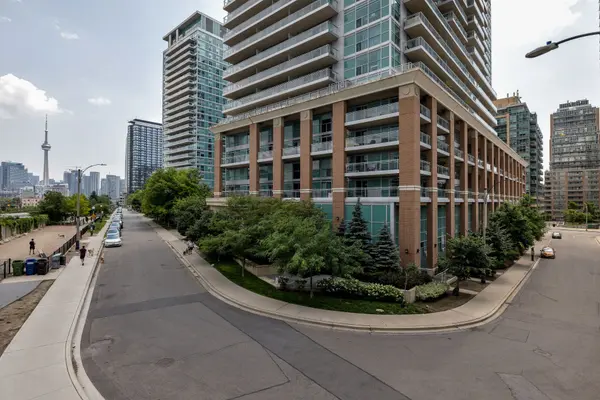 100 Western Battery RD #1605, Toronto C01, ON M6K 3S2