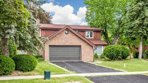 22 Denlow BLVD, Toronto C13, ON M3B 1P4