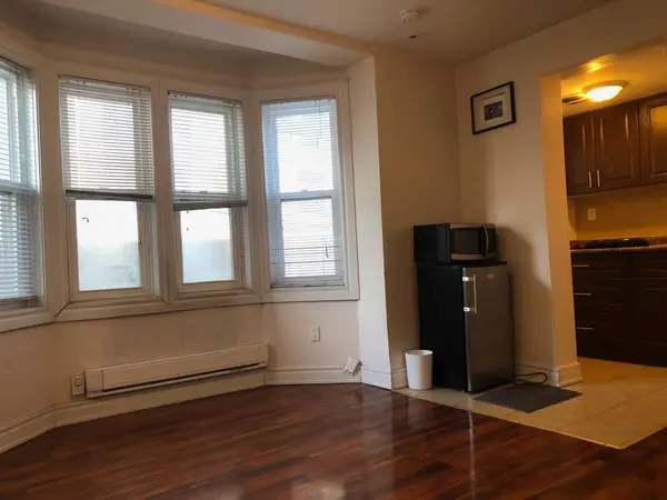 197 Dundas ST E #2B, Toronto C08, ON M5A 1Z4