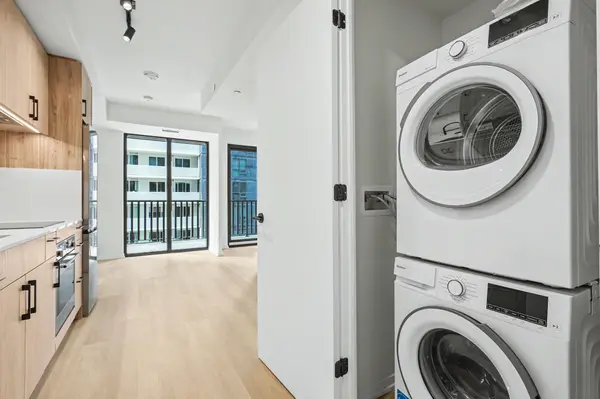 109 Erskine AVE #1111, Toronto C10, ON M4P 0G6