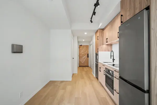 109 Erskine AVE #1111, Toronto C10, ON M4P 0G6