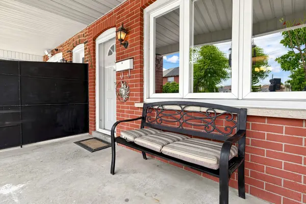 484 Glenholme AVE, Toronto C03, ON M6E 3G2