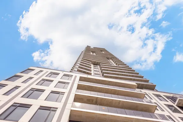 15 David Salomon DR #907, Toronto C11, ON M3C 1E7
