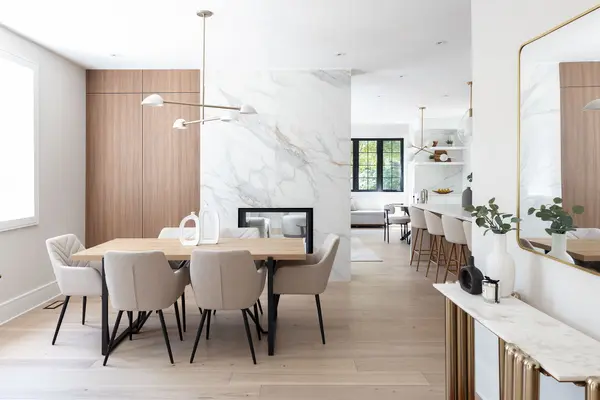 52 Roxborough DR, Toronto C09, ON M4W 1X1