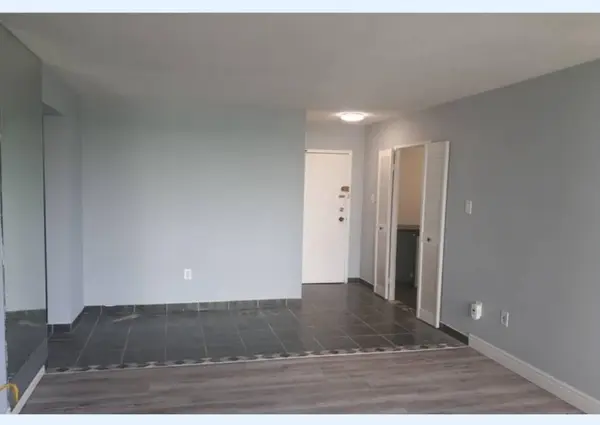 177 Linus RD #711, Toronto C15, ON M2J 4S5