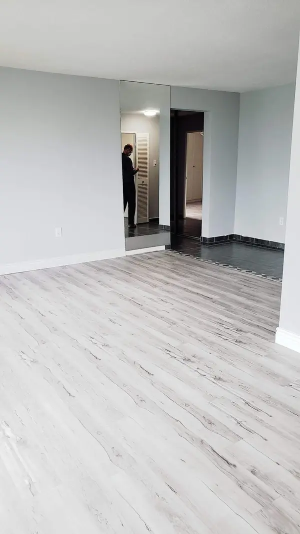 177 Linus RD #711, Toronto C15, ON M2J 4S5