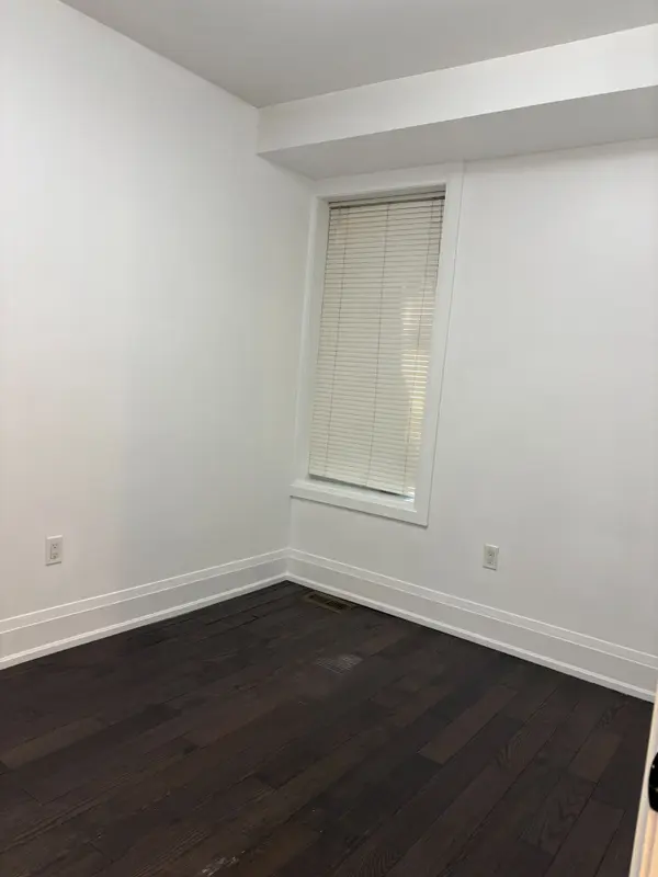 186 Mutual ST #Main, Toronto C08, ON M5B 2B3