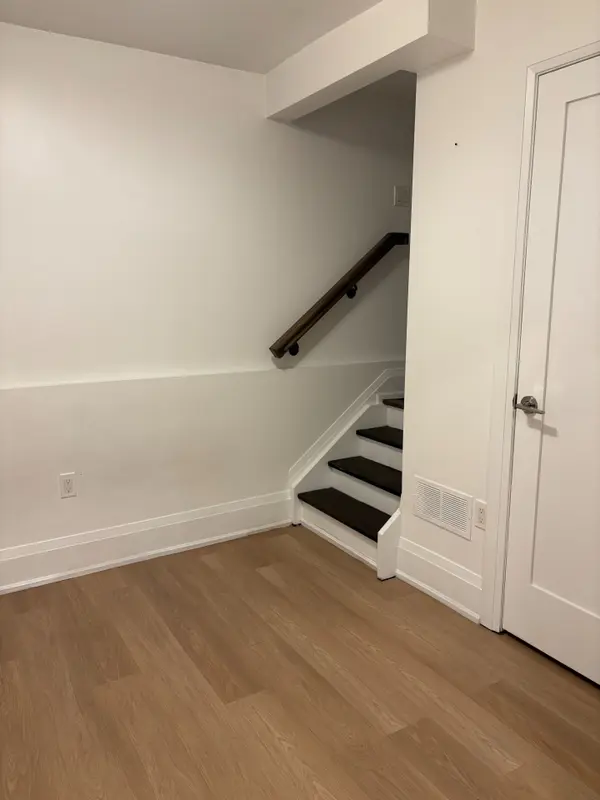 186 Mutual ST #Main, Toronto C08, ON M5B 2B3