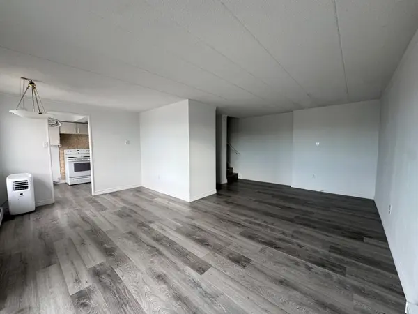 43 Taunton RD #48, Oshawa, ON L1G 3T6