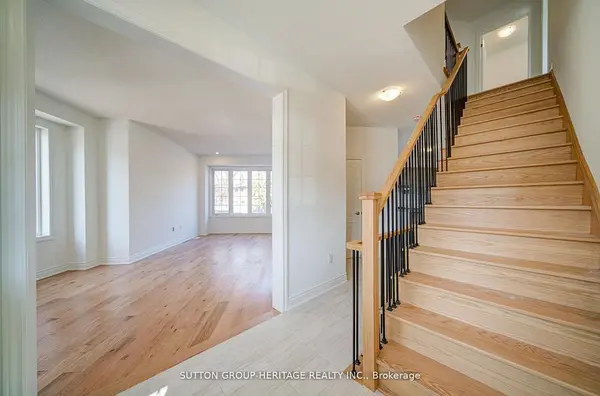 21 Deer Creek CT, Toronto E10, ON M1C 1N8