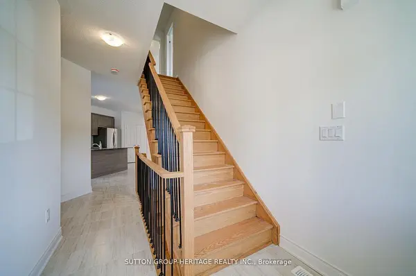 21 Deer Creek CT, Toronto E10, ON M1C 1N8