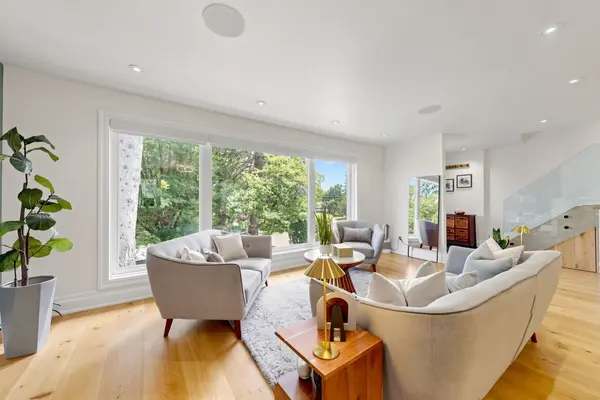 10 Catalina DR, Toronto E08, ON M1M 1K6