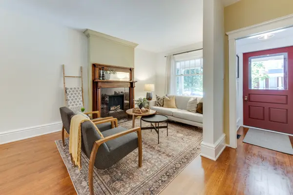 23 Brooklyn AVE, Toronto E01, ON M4M 2X4
