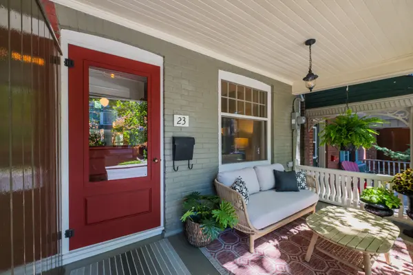 23 Brooklyn AVE, Toronto E01, ON M4M 2X4
